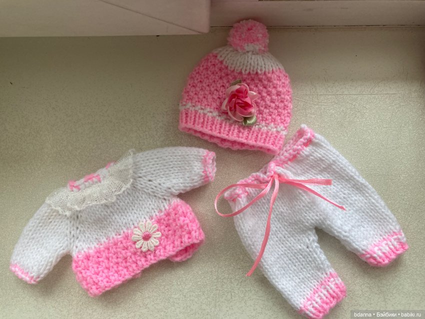 Вязанные костюмы на пупсят (фото 5)