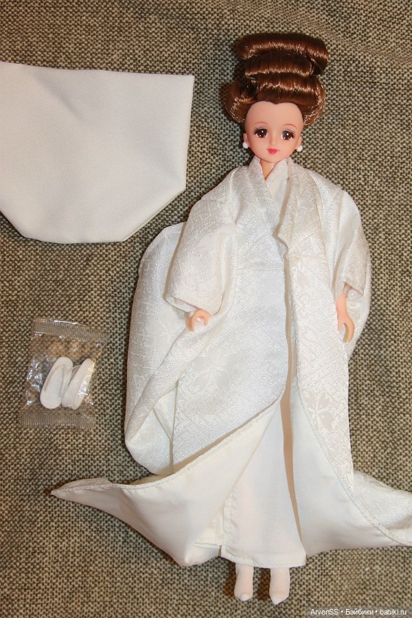 Винтажная Дженни в традиционном свадебном наряде (фото 3)