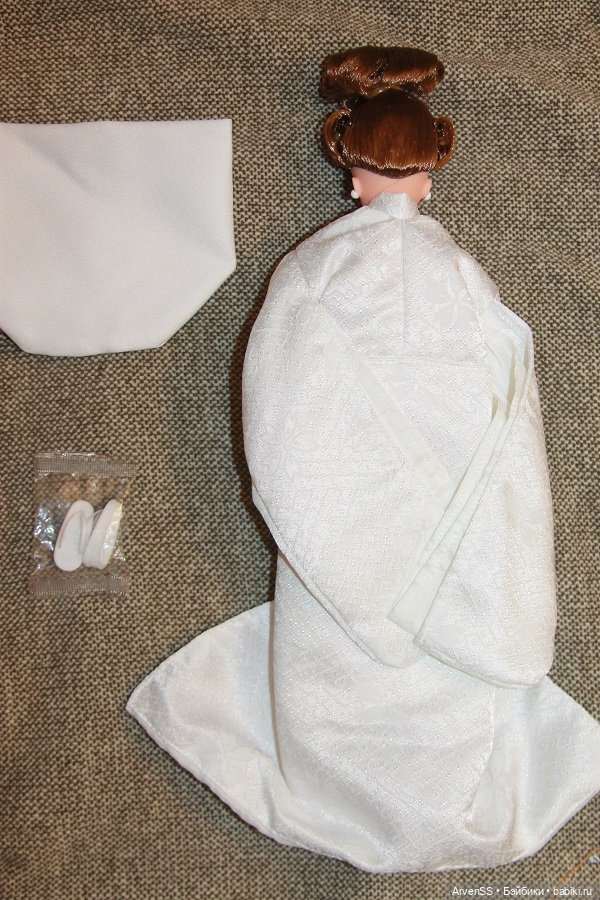 Винтажная Дженни в традиционном свадебном наряде (фото 7)