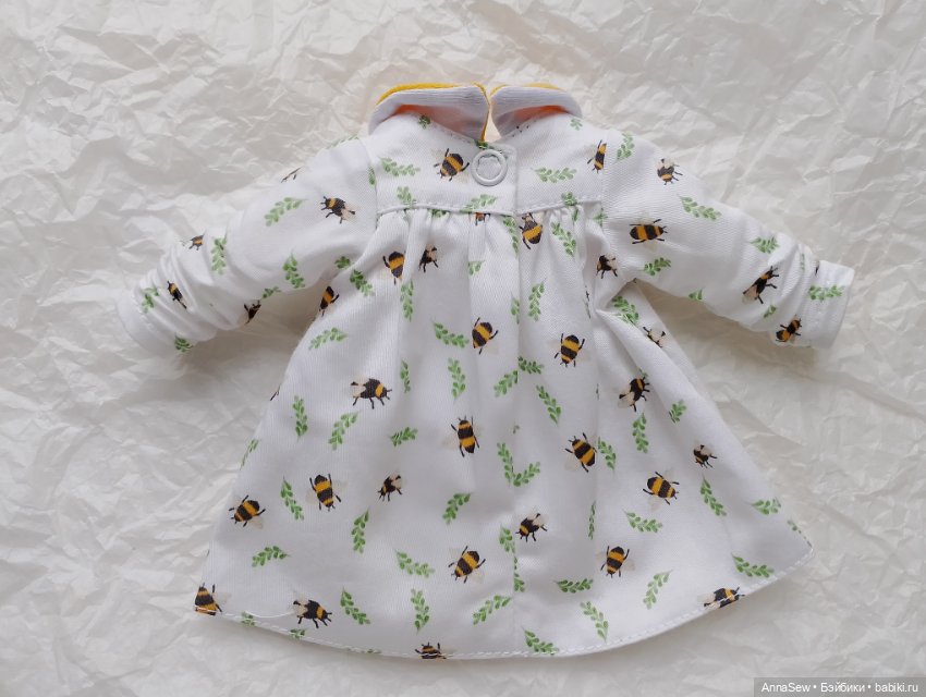 Весеннее платье с пчелками для кукол Паола Рейна 32 (фото 4)