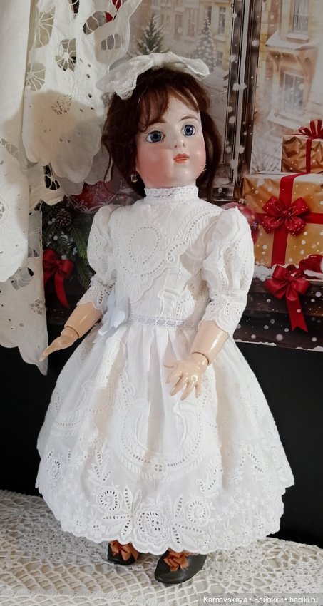 Нарядное чайное батистовое платье для кукол ориентировочно 41-46см роста (фото 4)