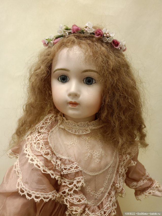 Реплика антикварной куклы Jumeau