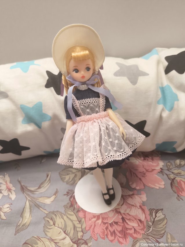 Blommor — Азиатские куклы