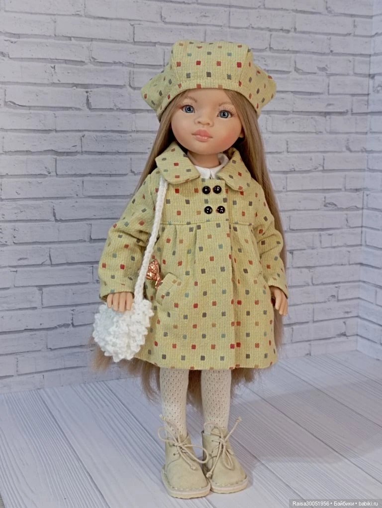 Пальто,платье , берет, чулочки , сумочка для кукол Паола Рейна 32-34 см (фото 8)