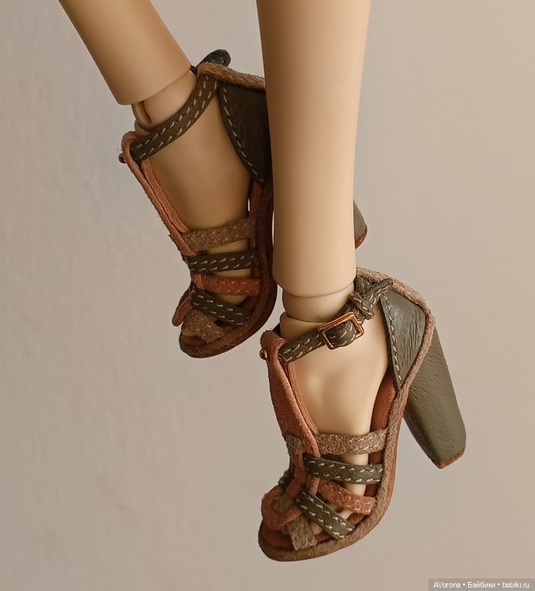 Босоножки трёхцветные, высокий каблук, плетение (фото 3)