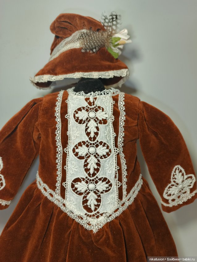 Платье и чепчик бархат на антикварную или винтажную куклу рост 50 см (фото 4)