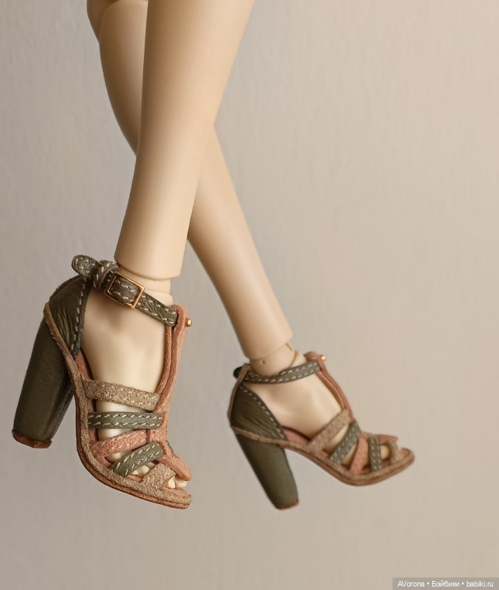 Босоножки трёхцветные, высокий каблук, плетение