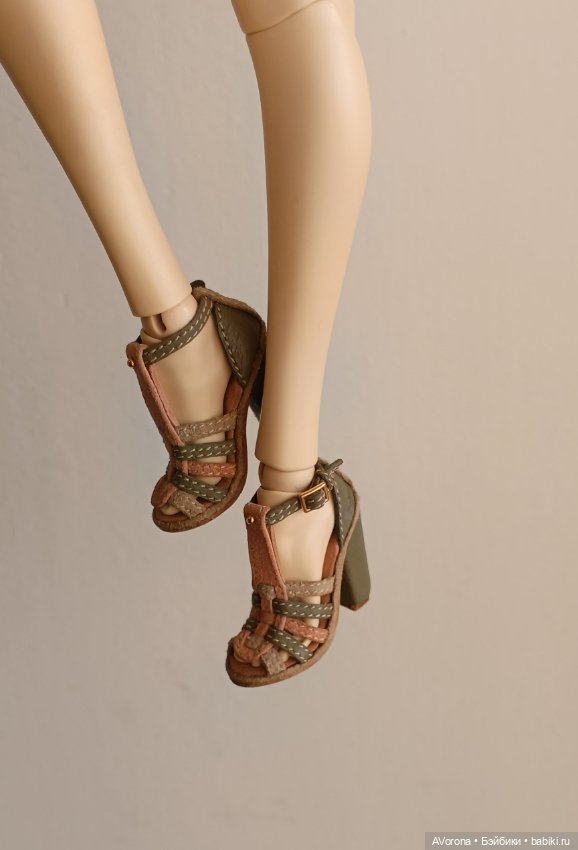 Босоножки трёхцветные, высокий каблук, плетение (фото 2)