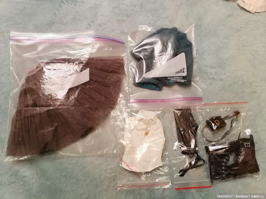 Аутфит от Сейдж 1, Руби Ред 37 см (фото 7)