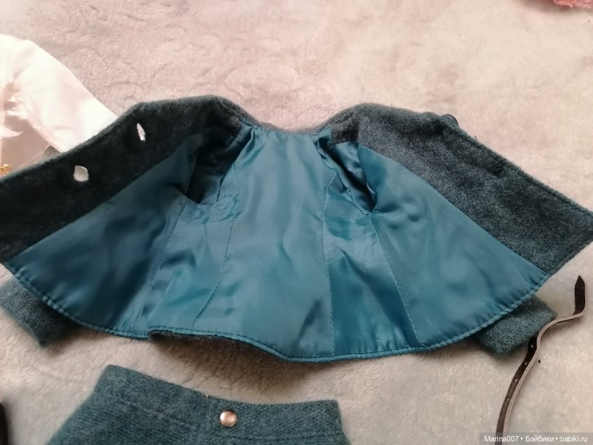 Аутфит от Сейдж 1, Руби Ред 37 см (фото 3)