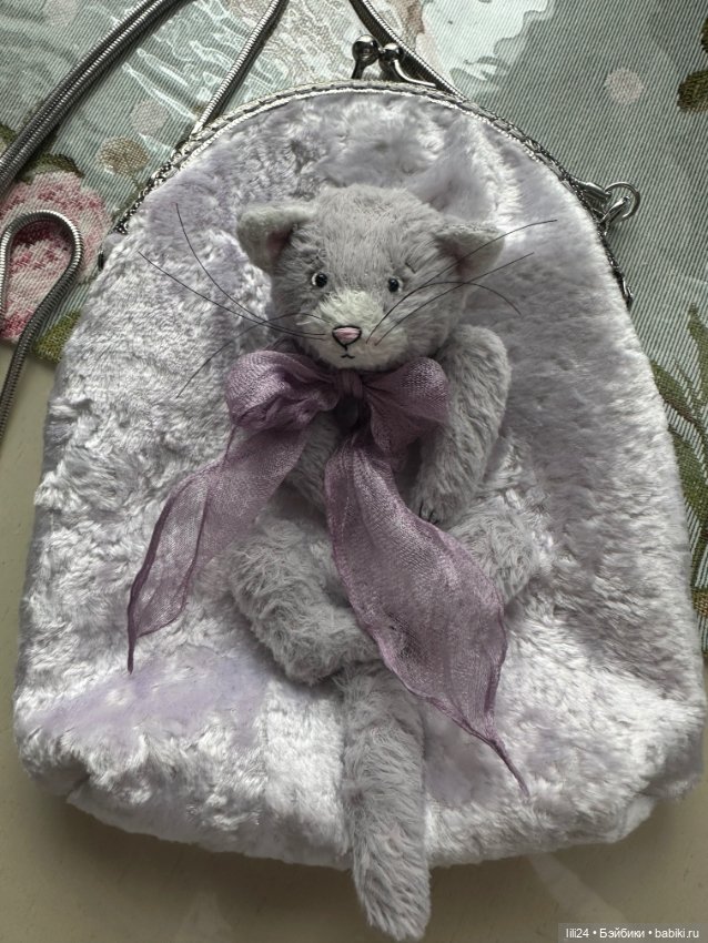 Продам сумочку фермуар Котик