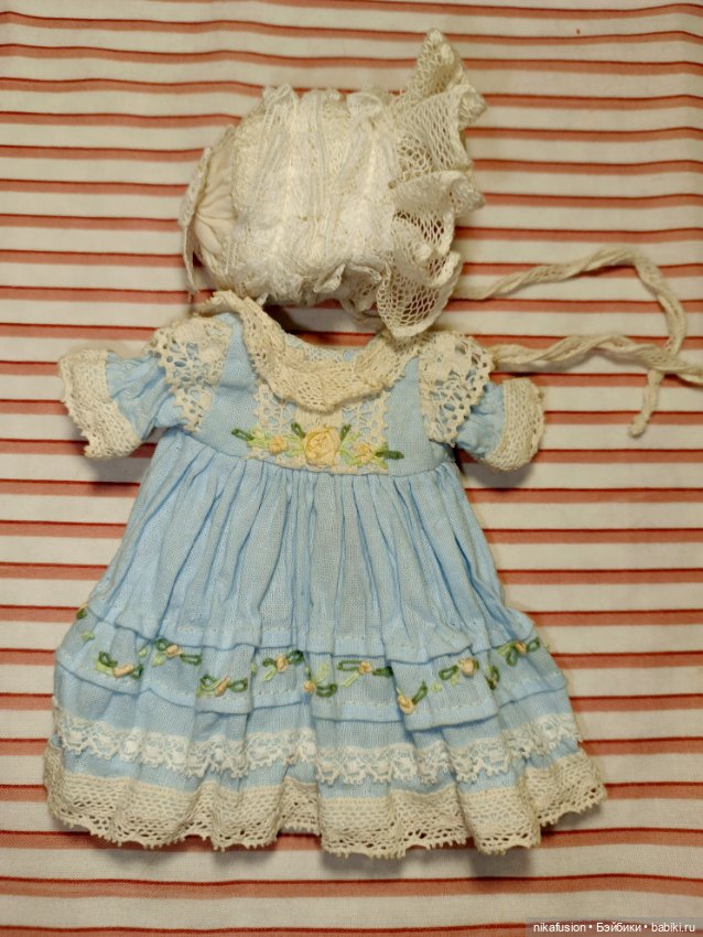 Платье и чепчик на антикварную или винтажную куклу рост 18+-2 см (фото 3)