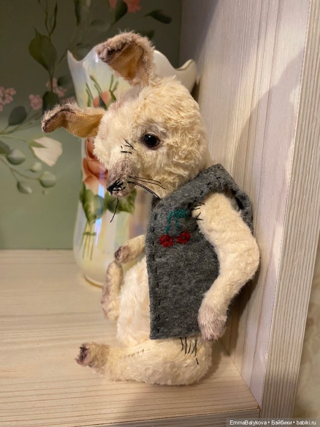 Белый Заяц — Авторские игрушки (фото 3)