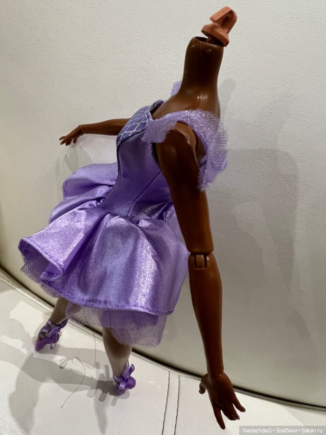 Тело Барби Одиль в аутфите