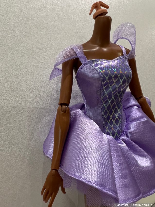 Тело Барби Одиль в аутфите (фото 4)