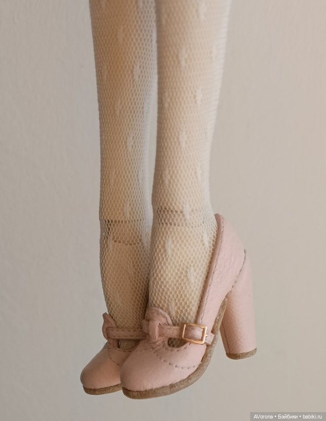 Нежно розовые туфли на высоком обтяжном каблуке (фото 7)
