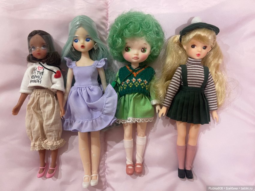 Blommor — Азиатские куклы