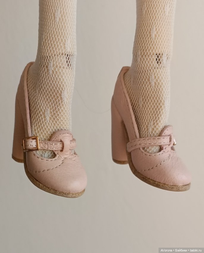 Нежно розовые туфли на высоком обтяжном каблуке (фото 4)