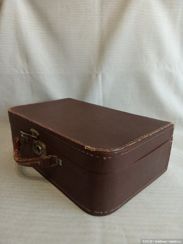 Маленький винтажный чемоданчик (фото 2)