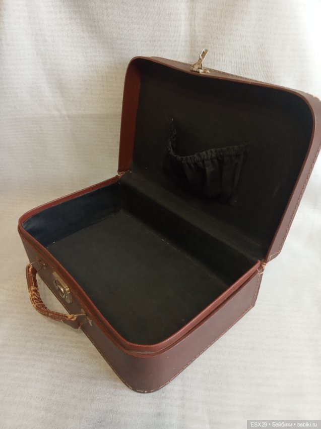 Маленький винтажный чемоданчик (фото 5)