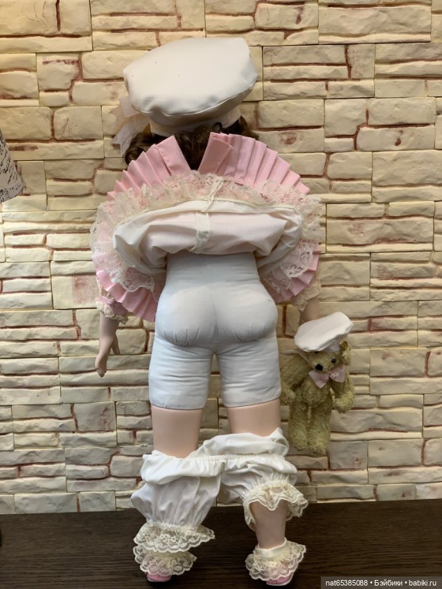 Кукла фарфоровая коллекционная