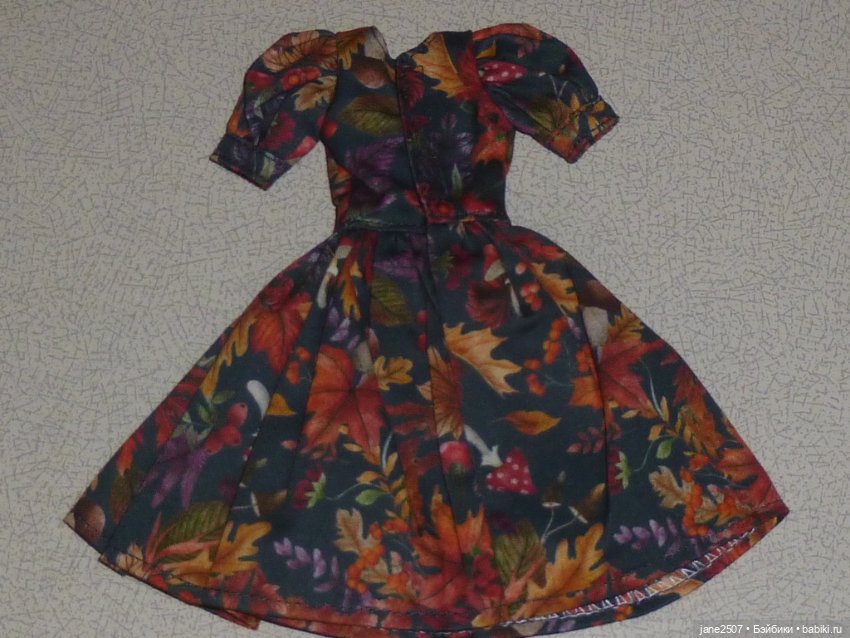 Платье ручной работы с осенним принтом для Барби, кукол 1/6 (фото 3)