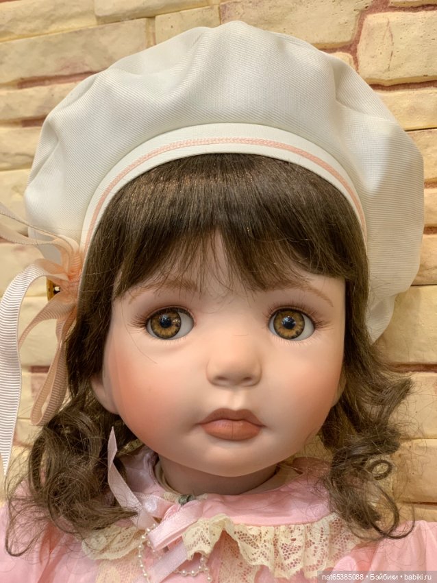 Кукла фарфоровая коллекционная