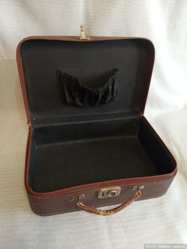 Маленький винтажный чемоданчик (фото 4)