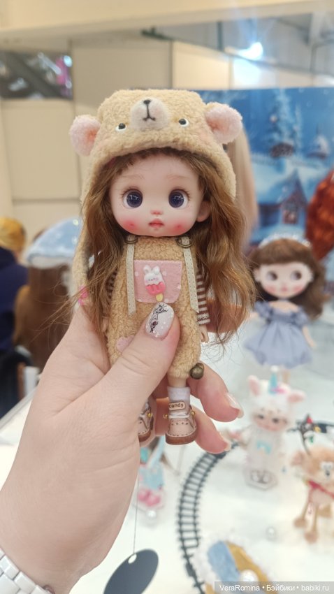 Милая об11 с красивым мейком