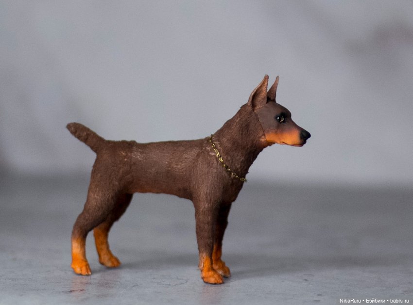 Доберман собака для Барби формат 1/6 в смешанной технике (фото 2)