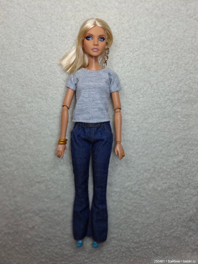 Коллекционная шарнирная Барби Barbie Styled By Maeve Reilly