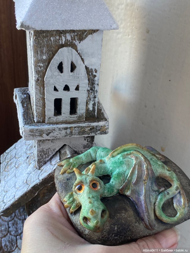 Дракон отдыхающий на камешке (фото 7)