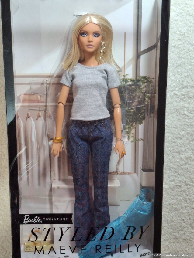 Коллекционная шарнирная Барби Barbie Styled By Maeve Reilly (фото 7)