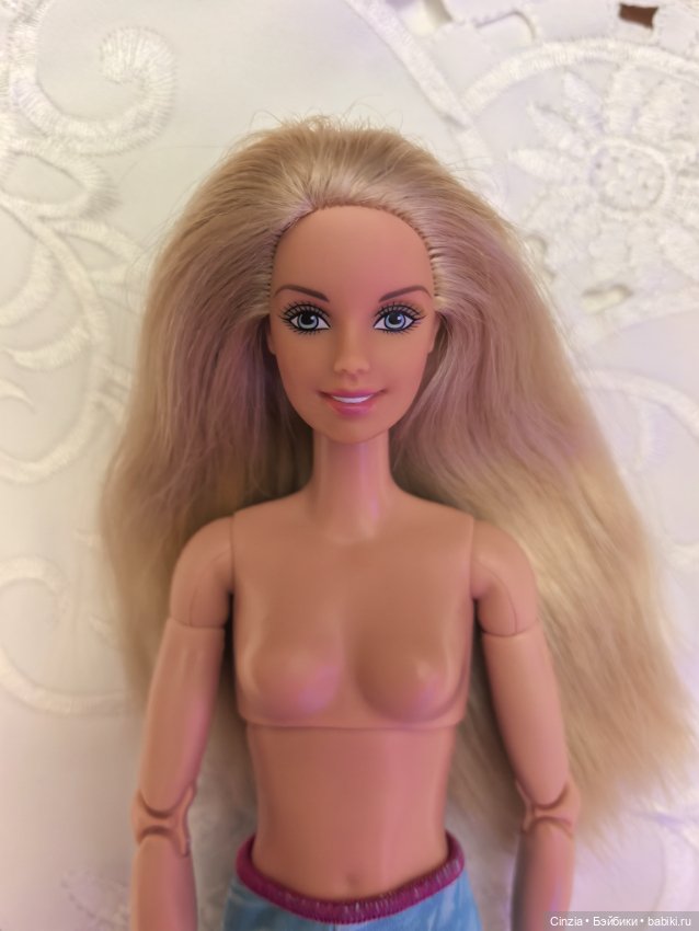 Барби Generation girl на йогой теле