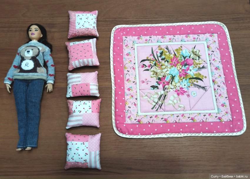 Комплект из одеяла и подушек для кукол (фото 5)
