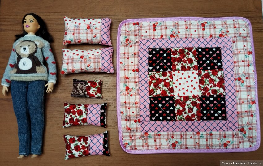 Комплект из одеяла и подушек для кукол