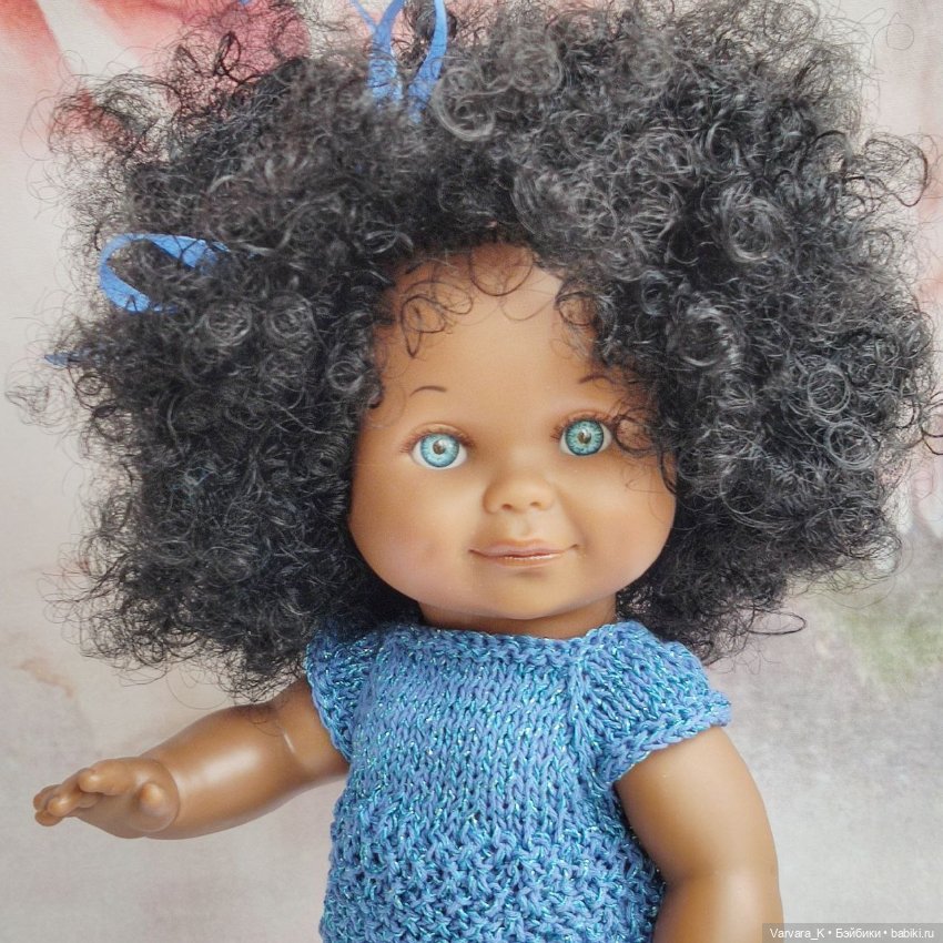Lamagik кукла Бетти мулатка в голубом платье, синие глаза, 26 см (фото 2)