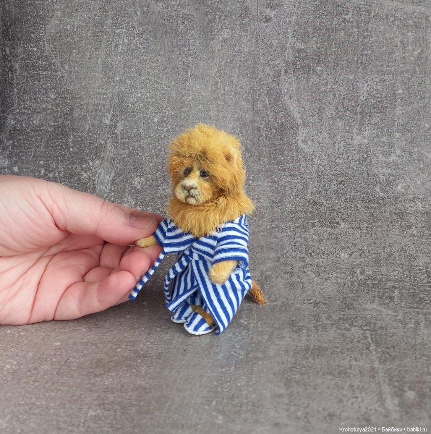 Миниатюрный лев в кресле — Авторские игрушки (фото 4)