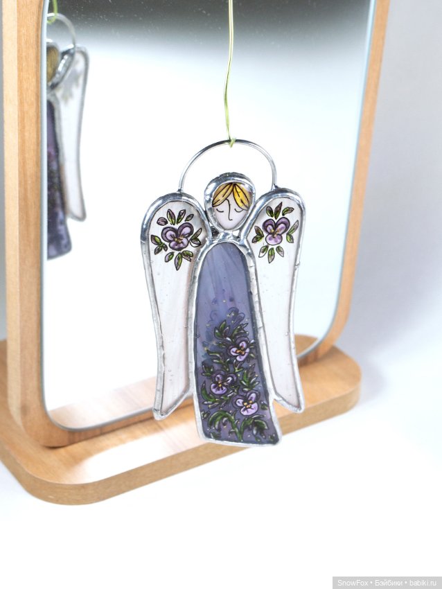 Витражный ангел "Анютины глазки" в технике Тиффани