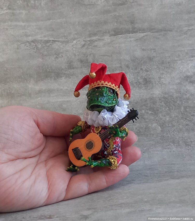 Лягушенок Шут с гитарой — Авторские игрушки
