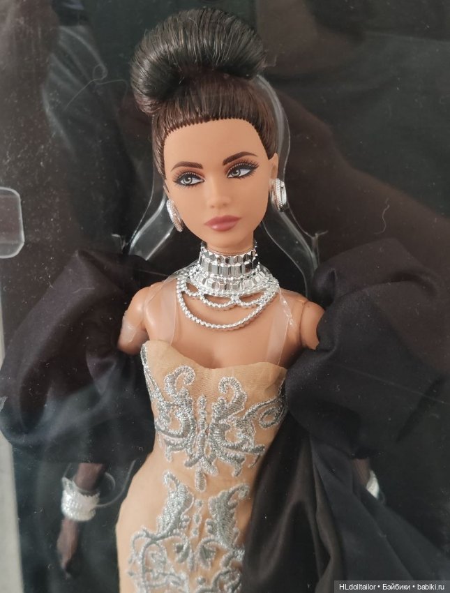 Продам Barbie Styled by Design Linda Kyaw-Merschon (фото 8)