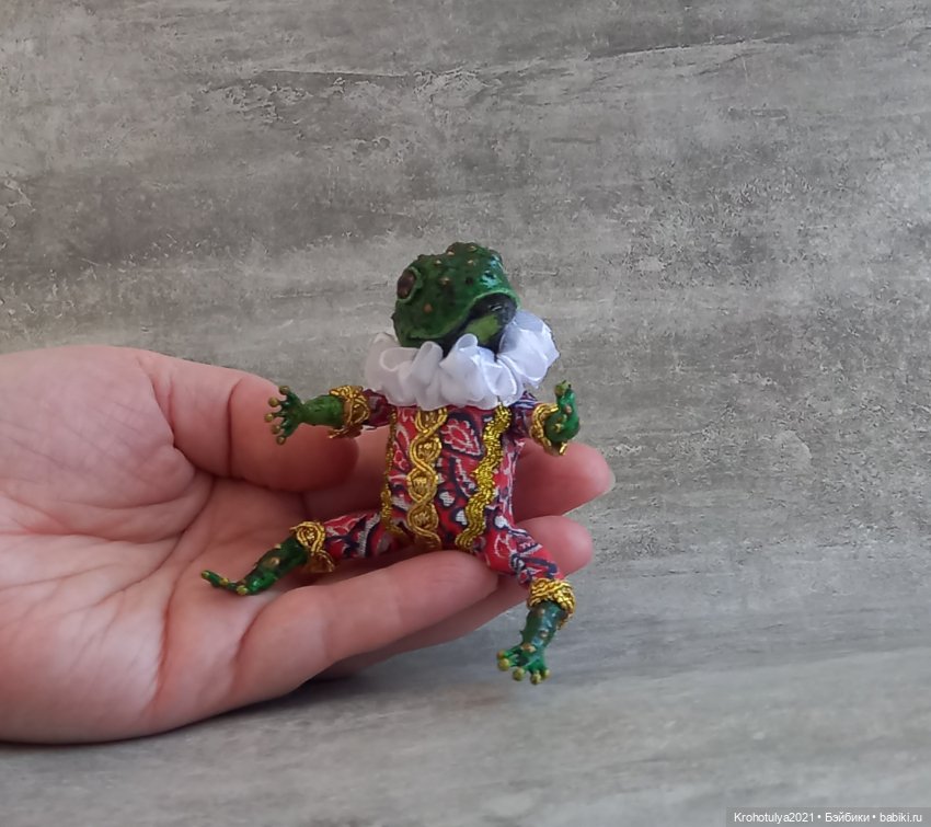 Лягушенок Шут с гитарой — Авторские игрушки (фото 2)