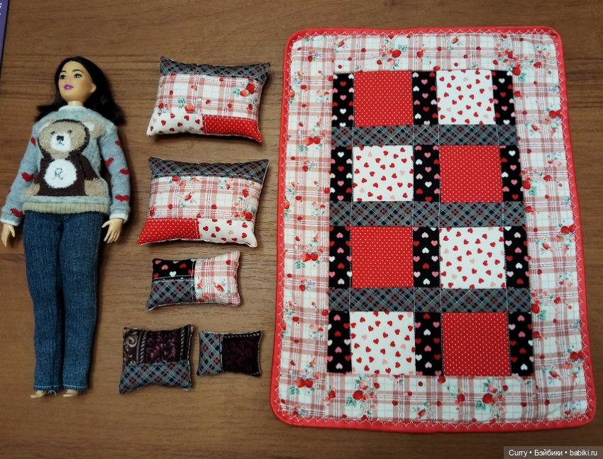 Комплект из одеяла и подушек для кукол (фото 2)