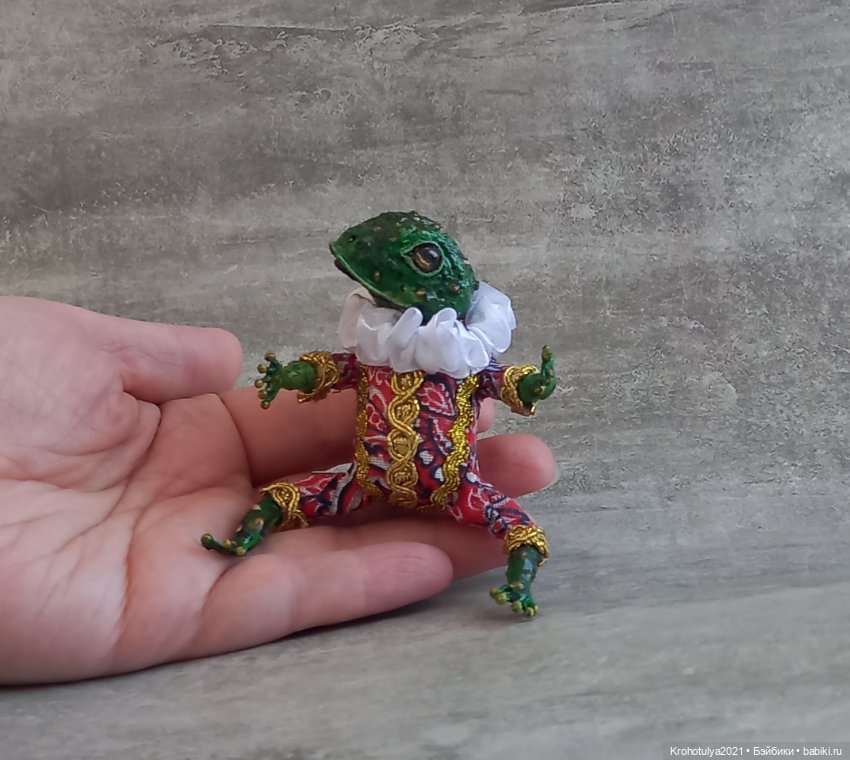 Лягушенок Шут с гитарой — Авторские игрушки (фото 3)