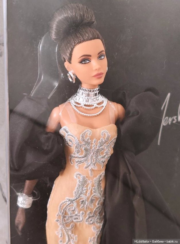 Продам Barbie Styled by Design Linda Kyaw-Merschon (фото 9)