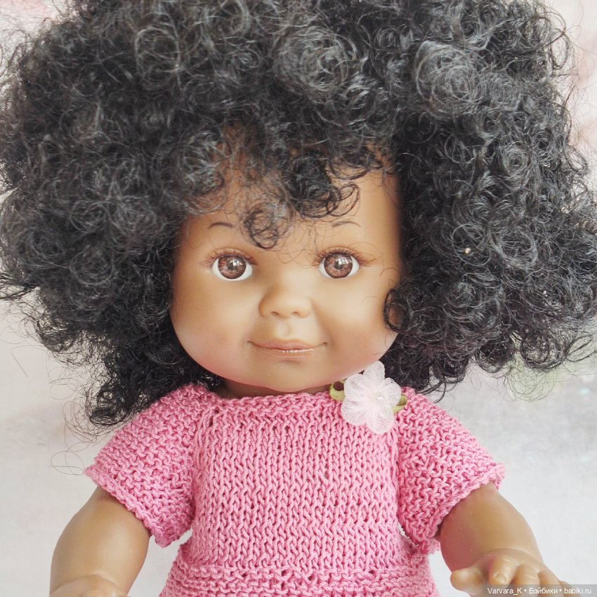Lamagik, кукла Бетти мулатка с кудрями, карие глаза , в розовом комплекте, рост 26 см (фото 2)