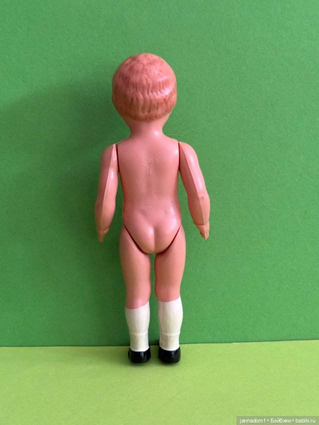 Очаровательная куколка Schildkrot с рельефными волосами, высота 13 см (фото 4)