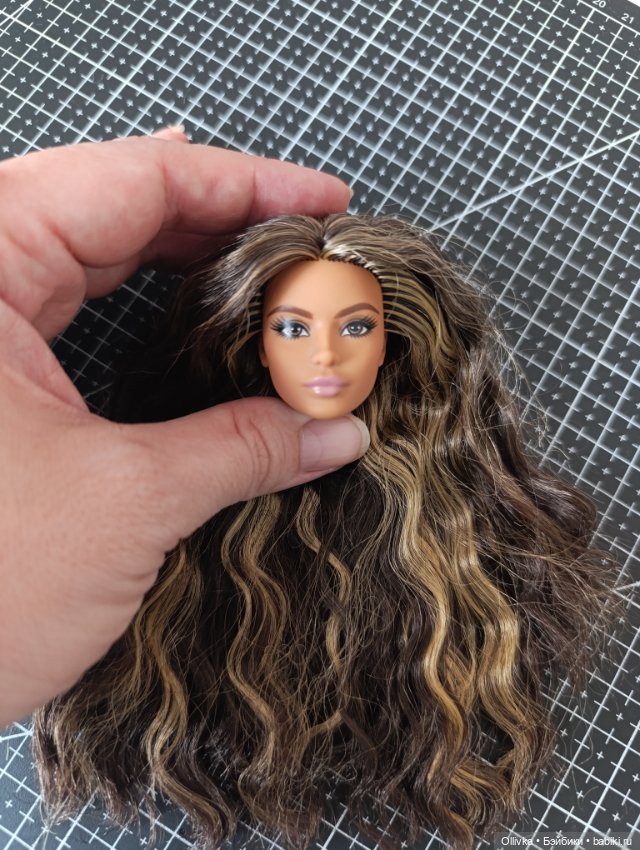 Голова Лины с ровной рисовкой