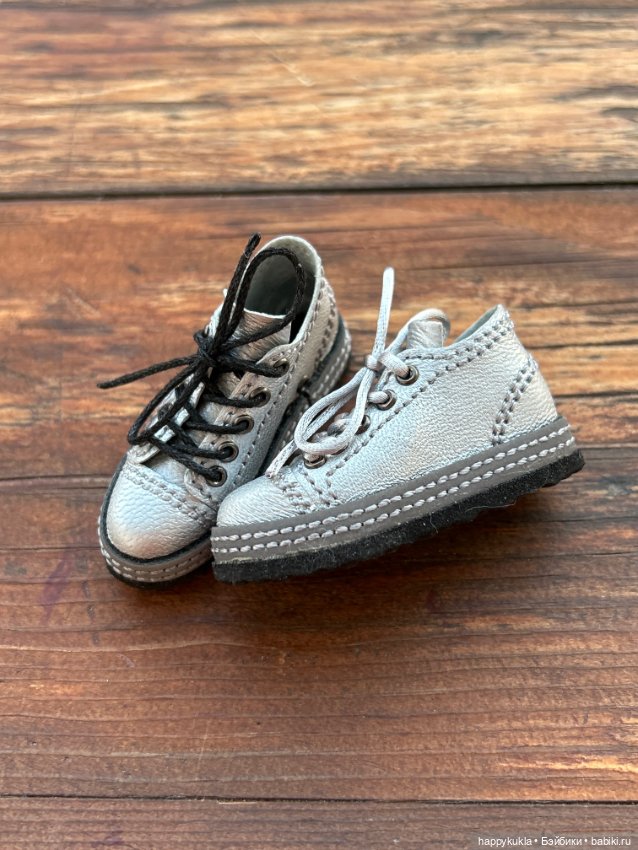 Серебряные кроссовки для бжд кукол 55х19мм (фото 4)