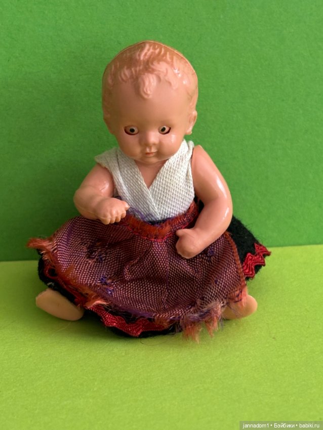 Куколки Hertwig из колкого пластика со спящими глазками, высота 7 см (фото 3)